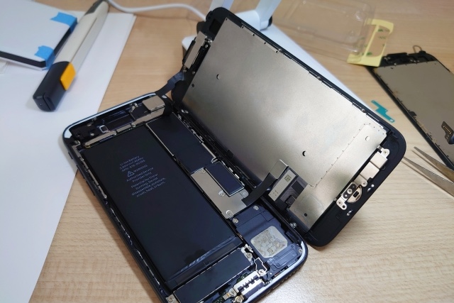 スマホ修理・アクセサリー販売